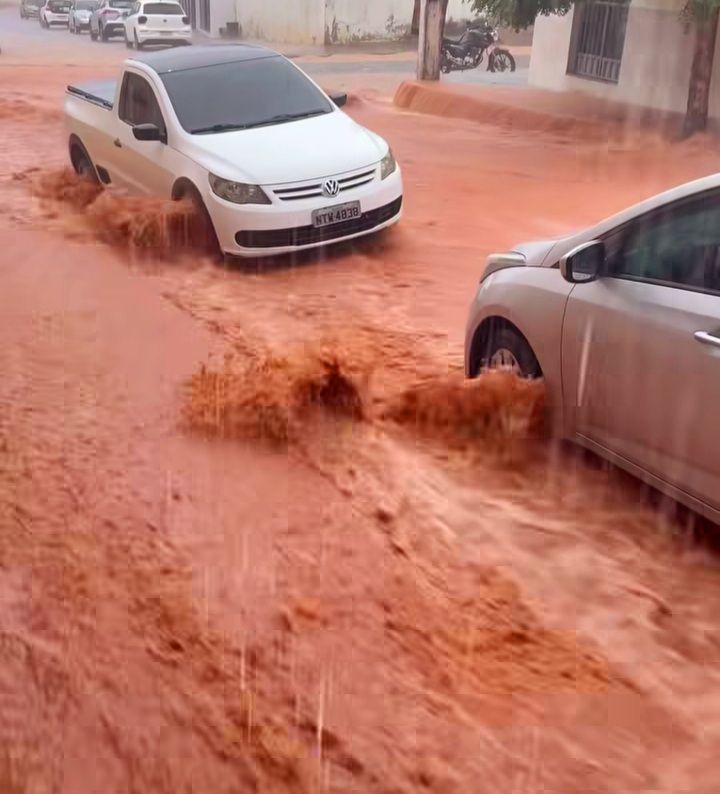 Chuva forte causa estragos  na tarde desta sexta(07) em Caetité — imagem 6